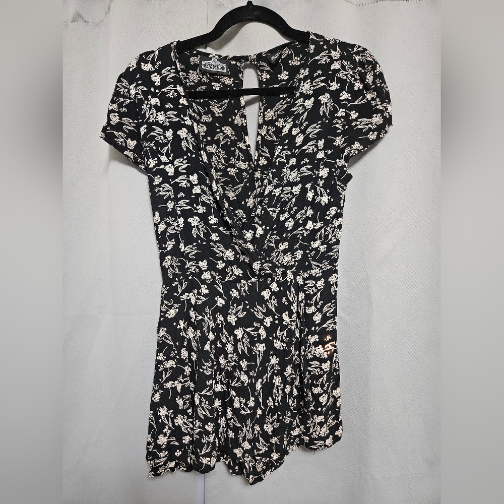 Low cut romper